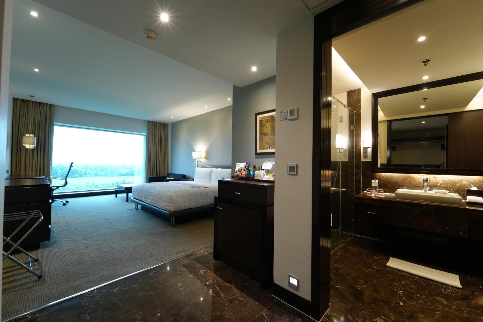 Le Meridien Nagpur Exterior photo